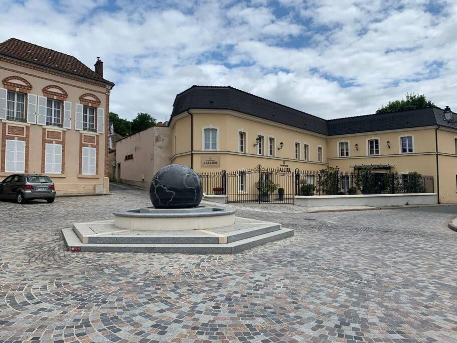 L'Etape Champenoise Lägenhet Ay-Champagne Exteriör bild